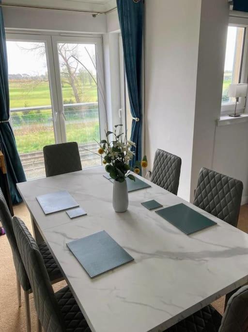 Beautiful 2 Bedroom Flat Overlooking Golf Course Carnoustie Dış mekan fotoğraf